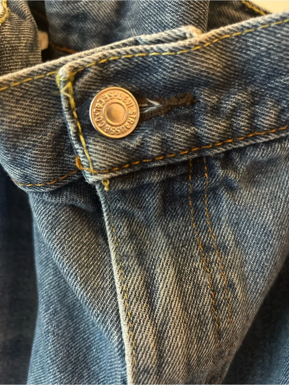 Levi’s Men's Blue Relaxed Fit Jeans